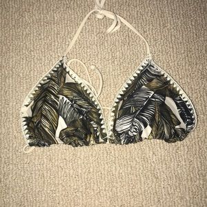 Reversible bikini top